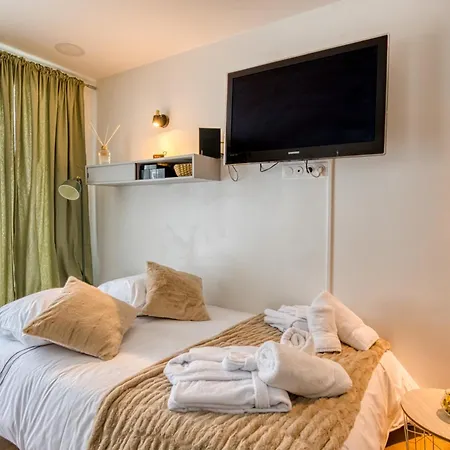 Cocon Parisien Avec Balcon & Parking Prive Lejlighed Paris