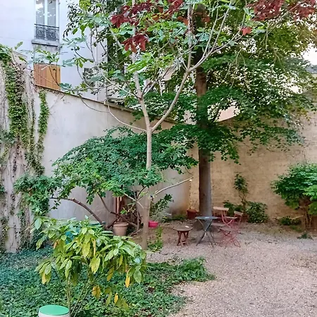 Cocon Parisien Avec Balcon&parking Privé Apartamento *