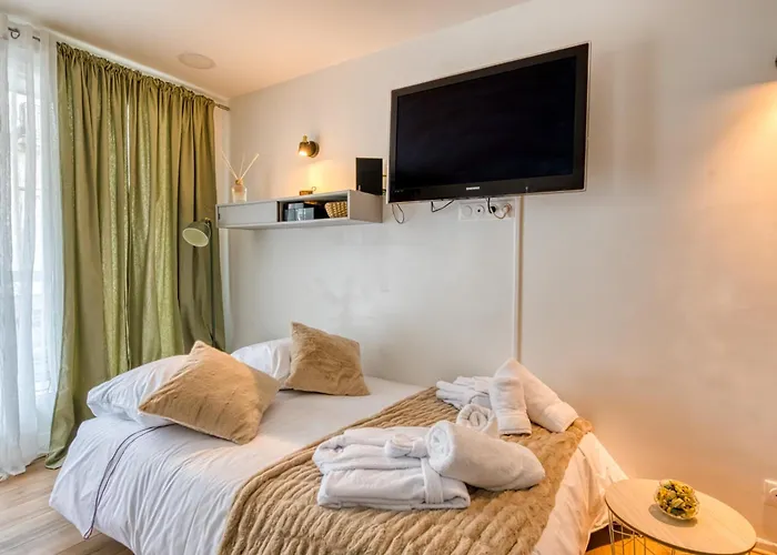Cocon Parisien Avec Balcon & Parking Prive Lejlighed Paris
