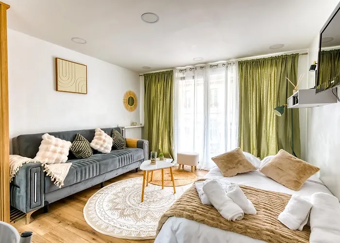 Cocon Parisien Avec Balcon & Parking Prive *