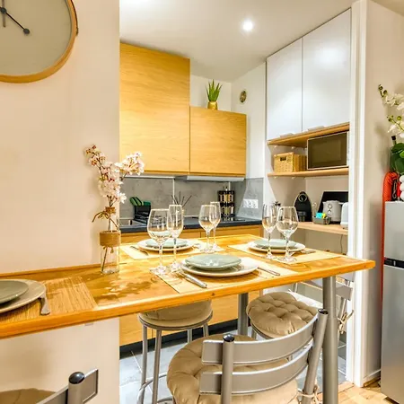 Cocon Parisien Avec Balcon & Parking Prive Париж